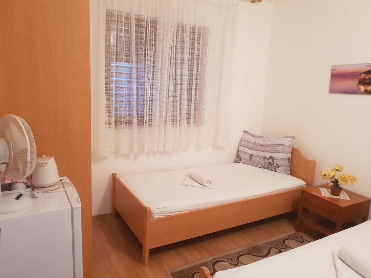 Guest House Alisa Hvar Town Buitenkant foto