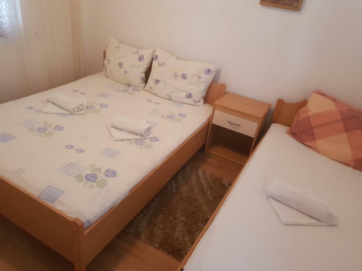 Guest House Alisa Hvar Town Buitenkant foto