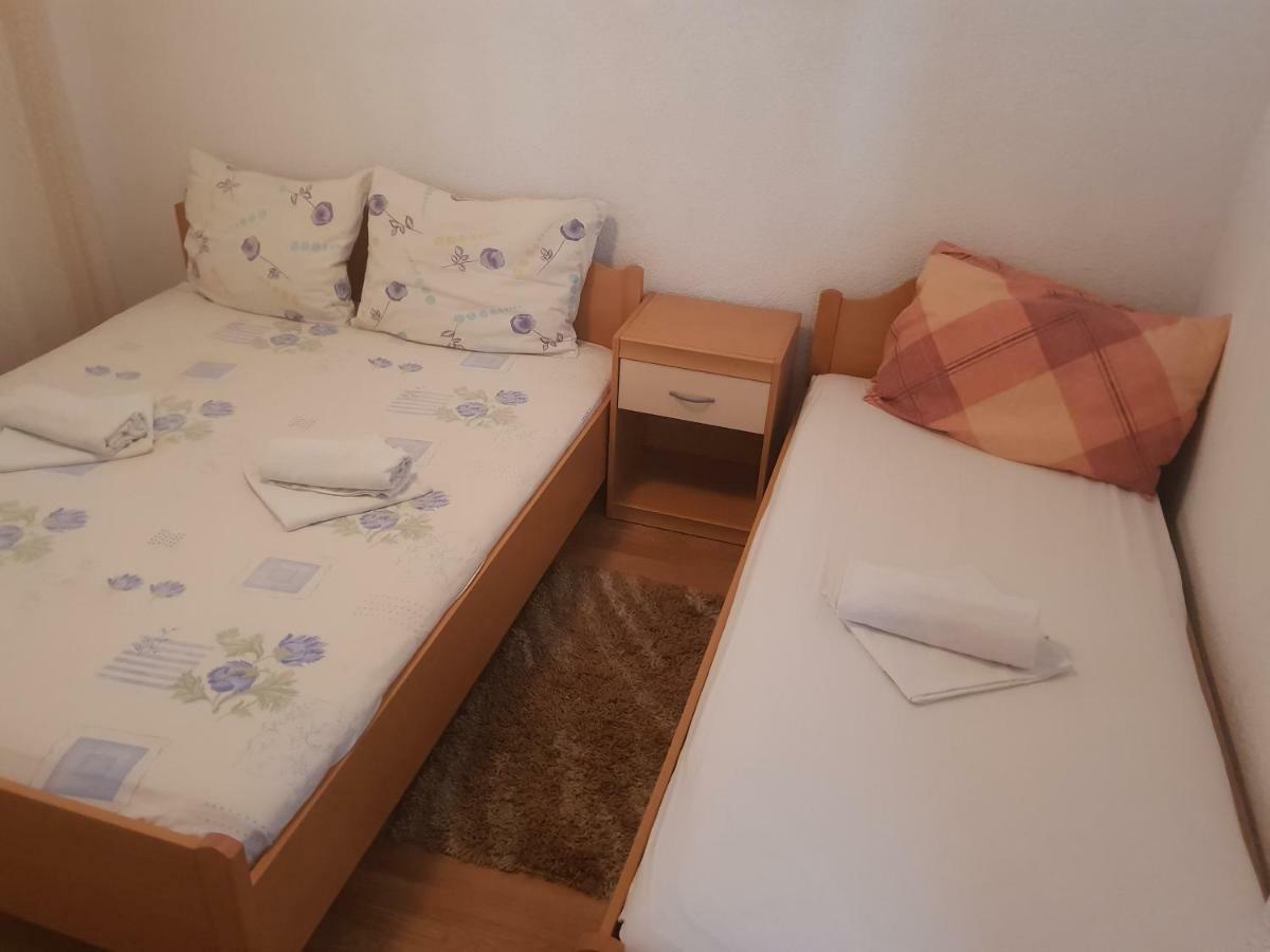 Guest House Alisa Hvar Town Buitenkant foto