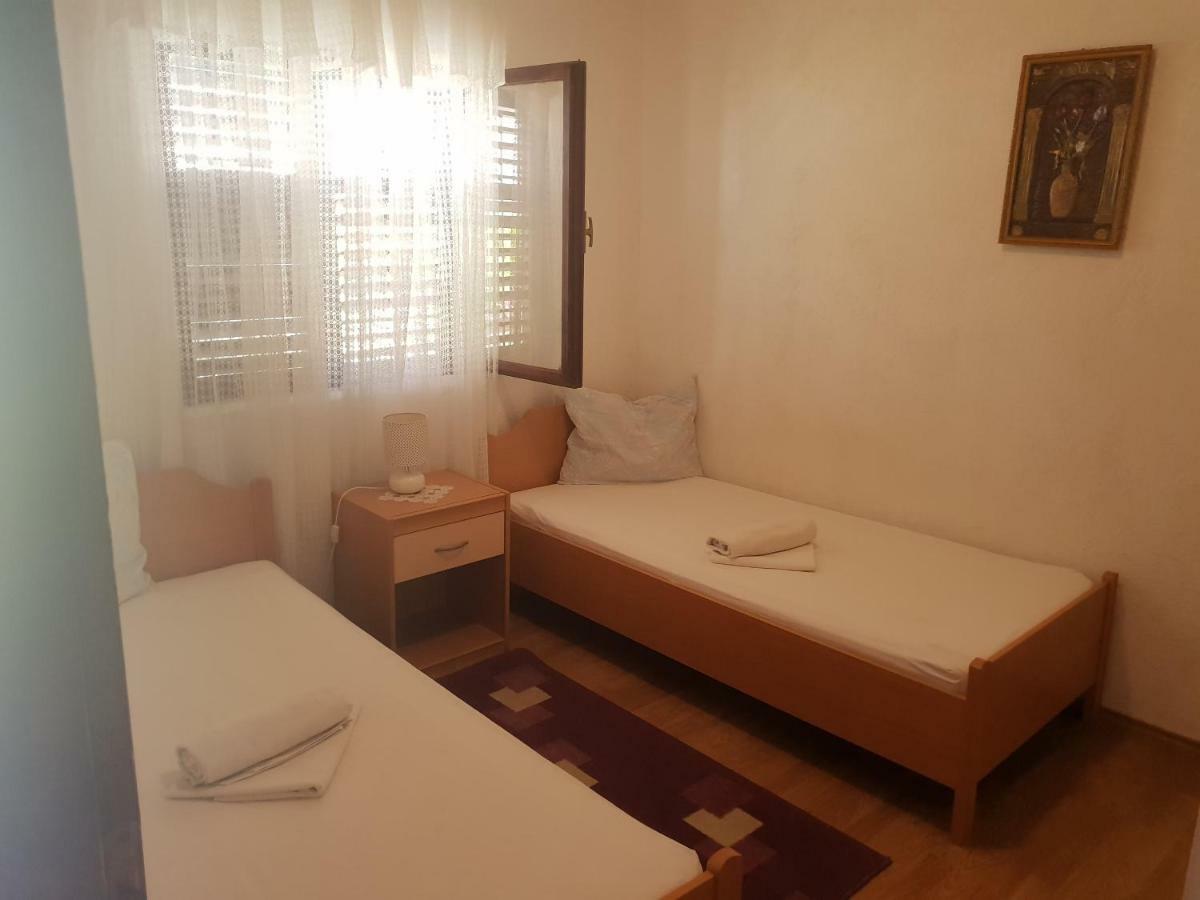 Guest House Alisa Hvar Town Buitenkant foto