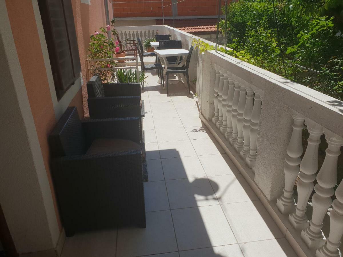 Guest House Alisa Hvar Town Buitenkant foto
