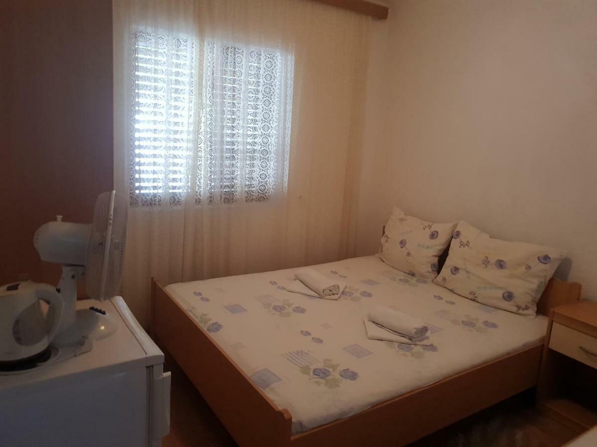 Guest House Alisa Hvar Town Buitenkant foto