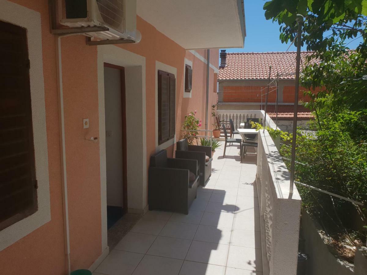 Guest House Alisa Hvar Town Buitenkant foto