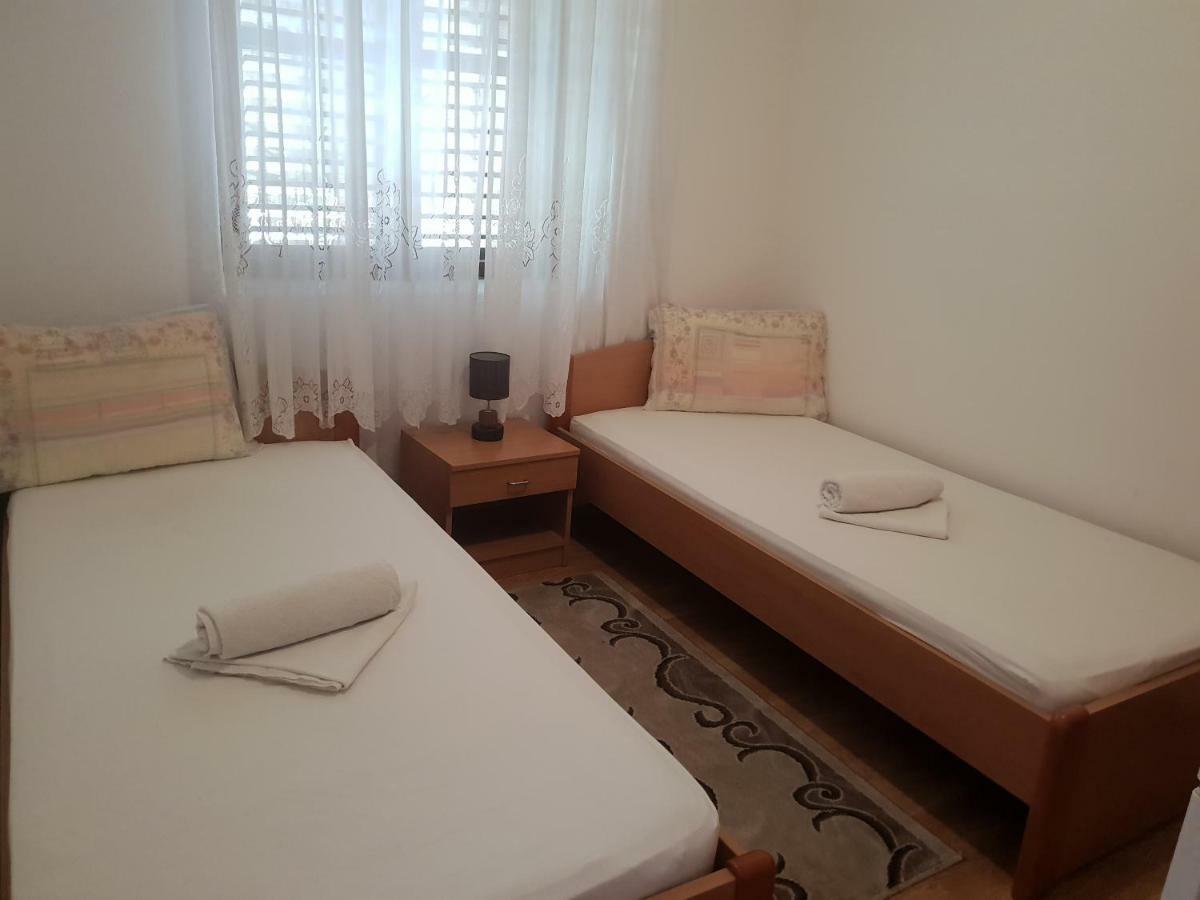 Guest House Alisa Hvar Town Buitenkant foto
