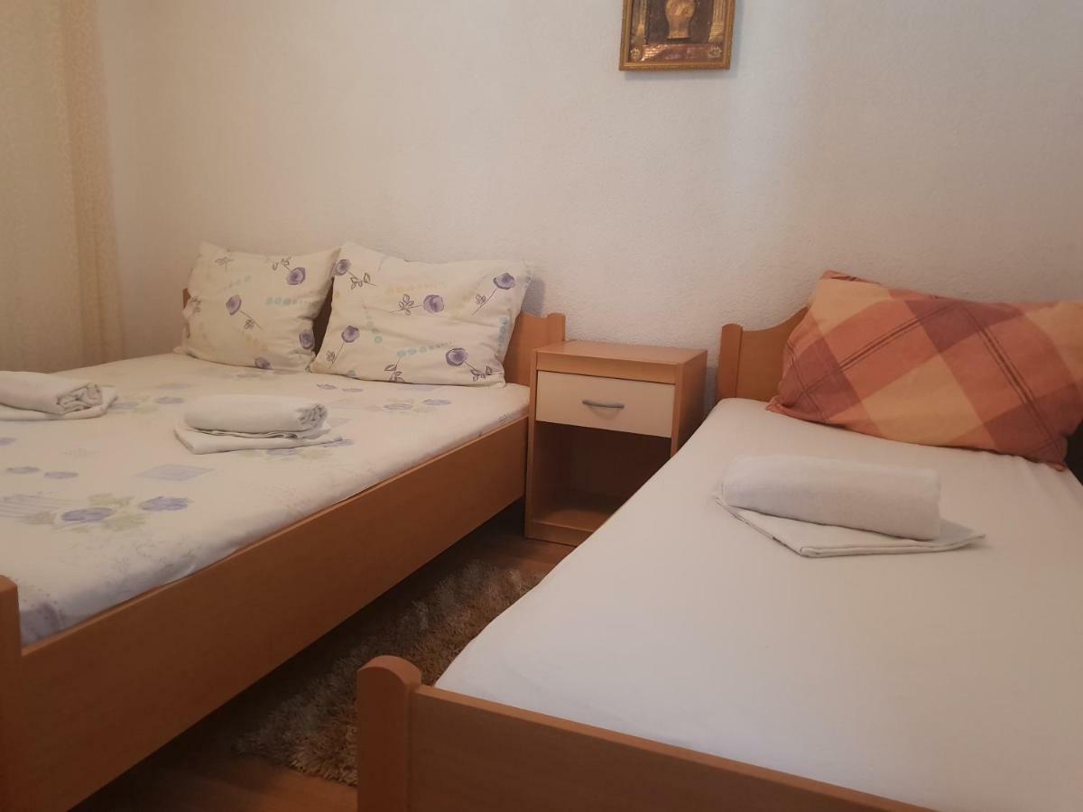 Guest House Alisa Hvar Town Buitenkant foto
